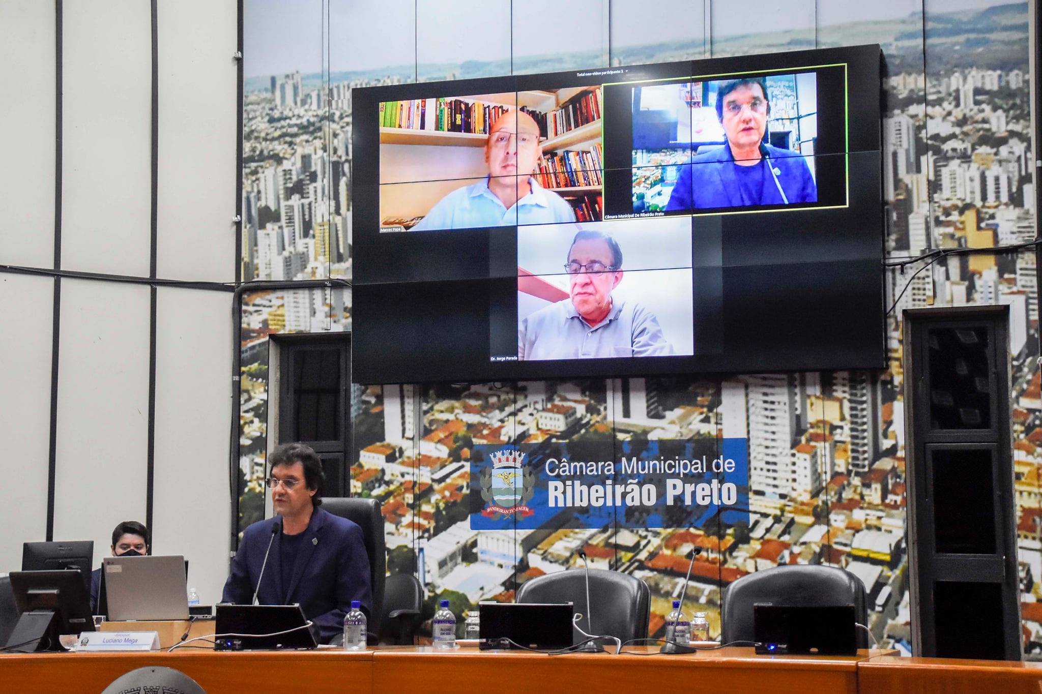 CPI da Cidade Limpa apresenta relatório final durante reunião