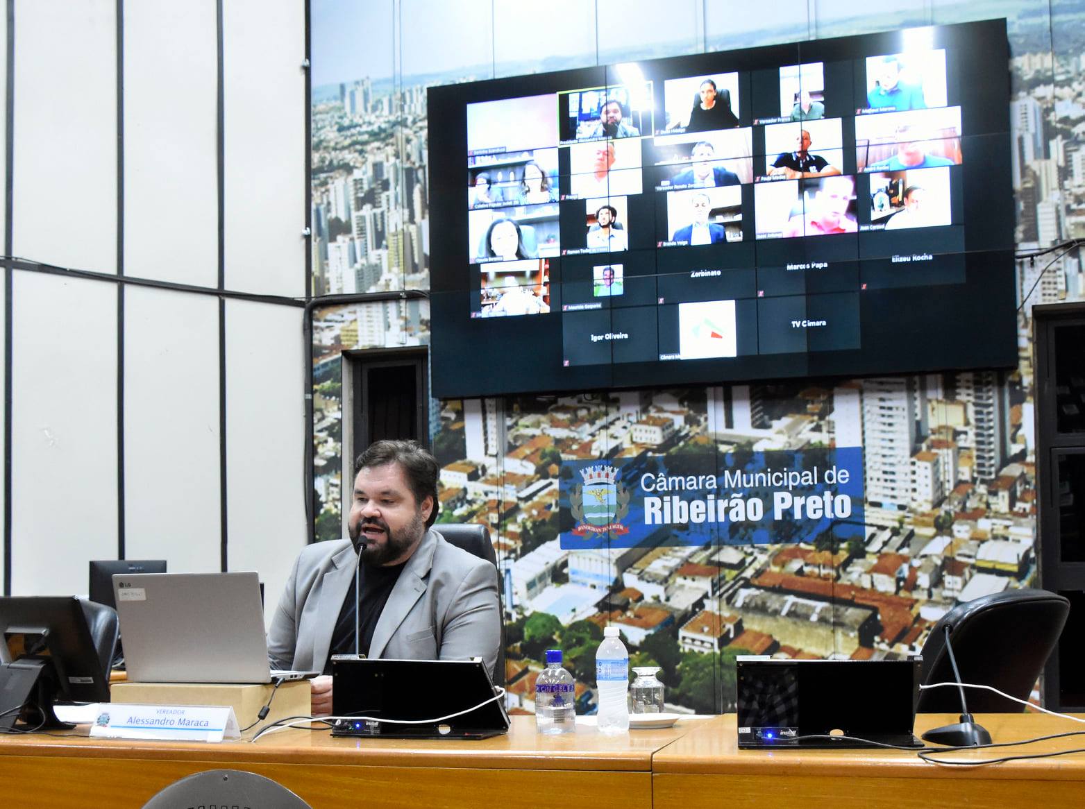 Câmara acolhe quatro vetos do Executivo Municipal durante sessão