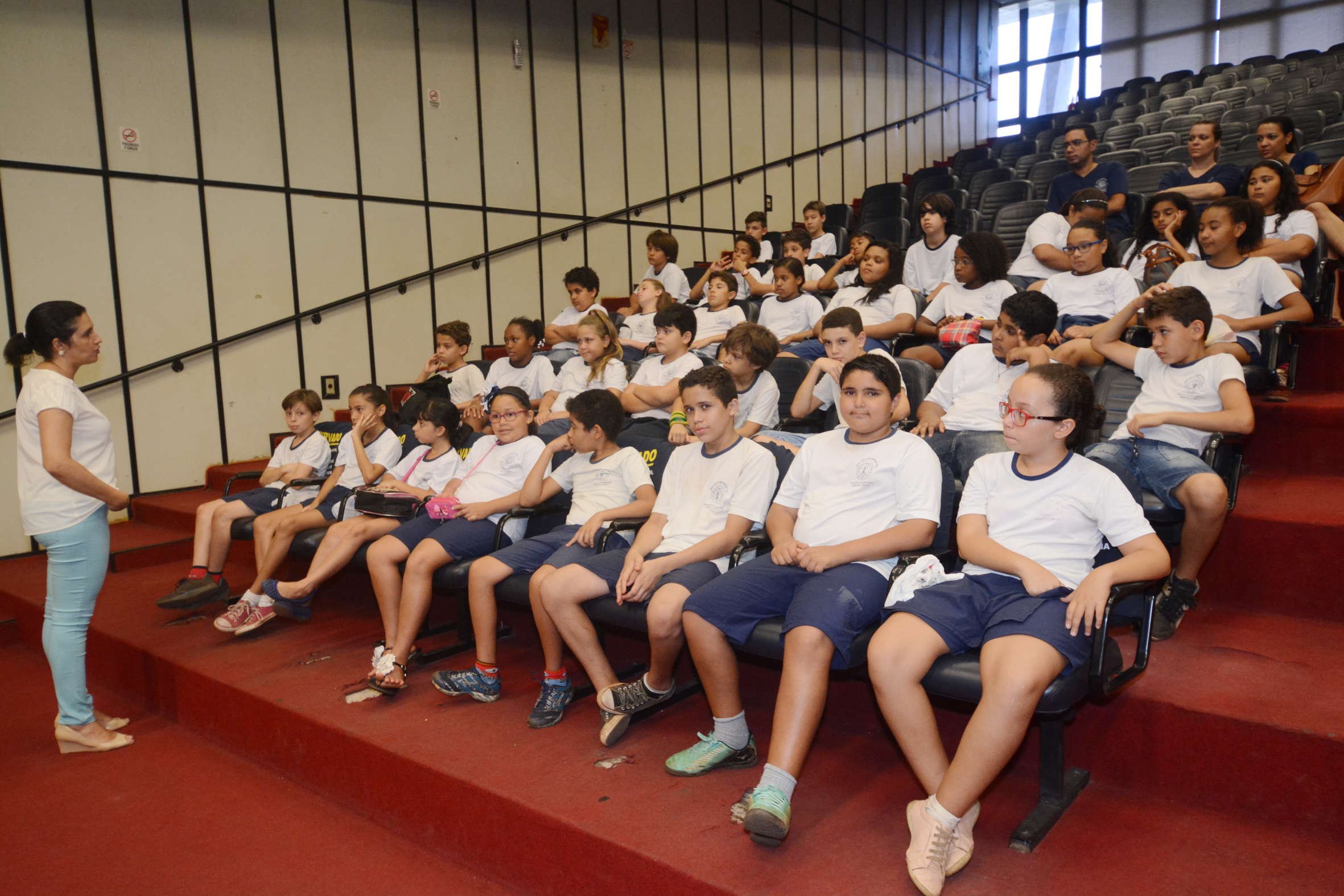 Alunos da Escola Satya Sai participam Programa Câmara na Escola