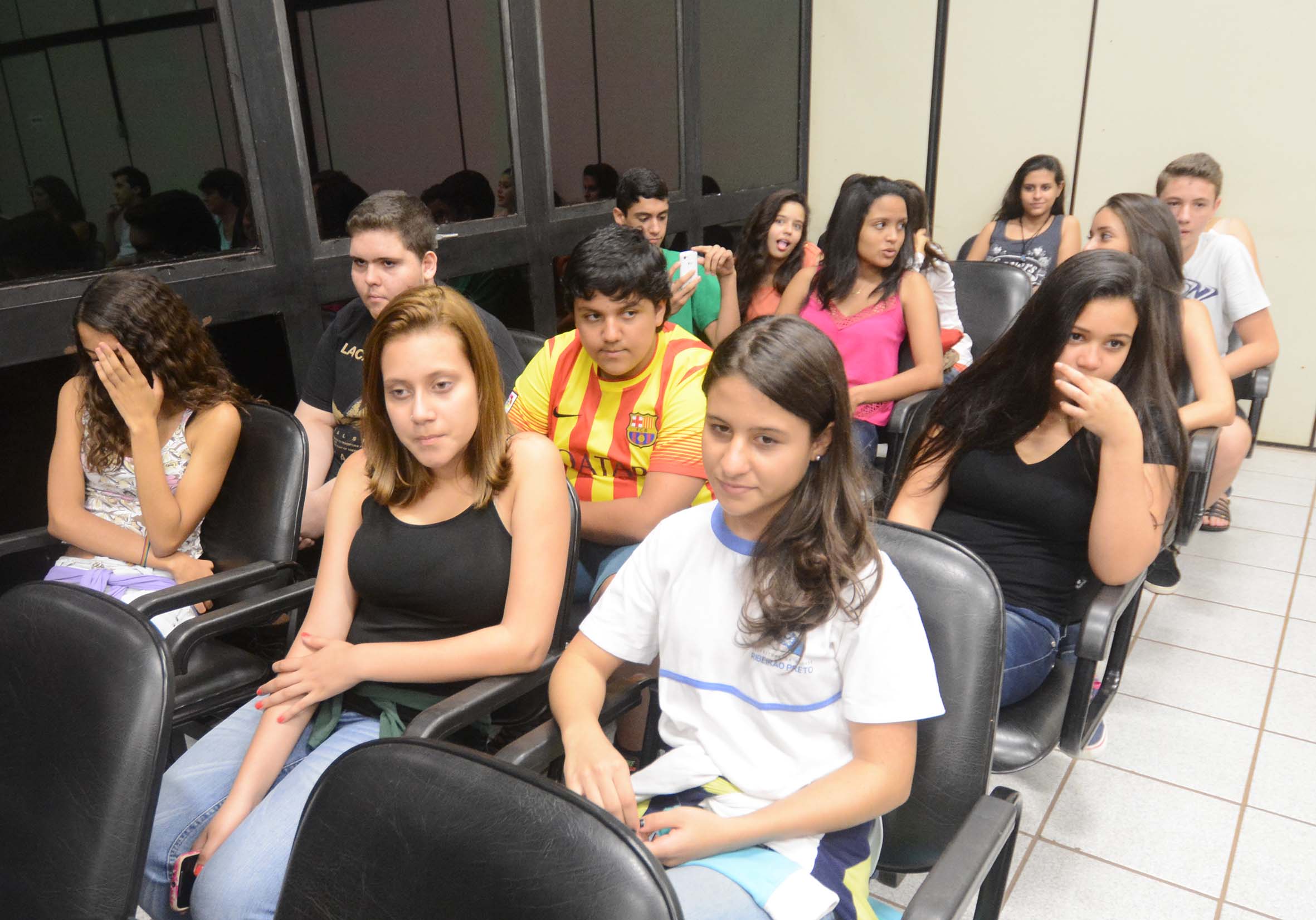 Programa Câmara na Escola recebeu dia 25/02/2016 alunos do 8º ano da EMEF Anísio Teixeira