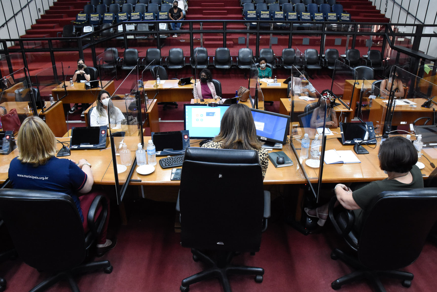 Câmara realiza primeira reunião da Frente Parlamentar das Mulheres