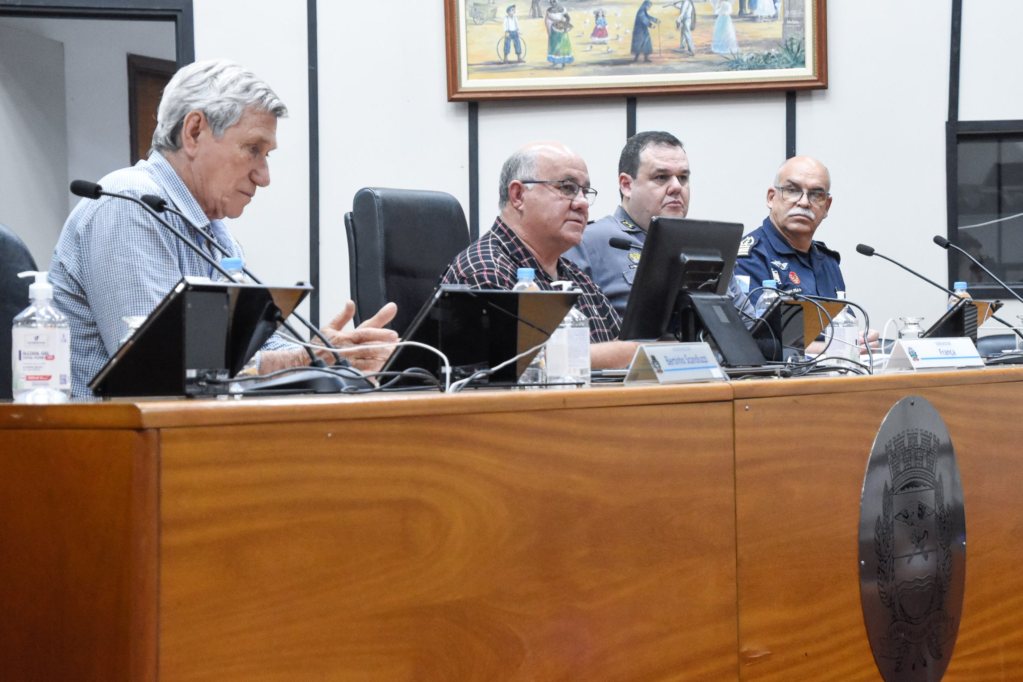 Fogos com estampido foi tema de reunião da Comissão dos Animais