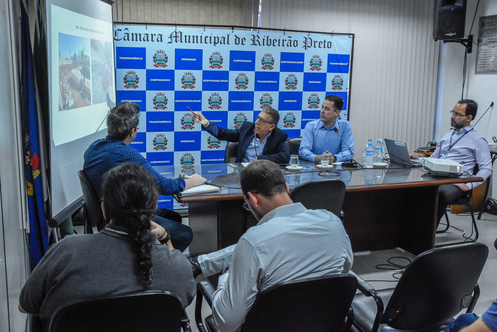 Obra da Emef Professor Domingos Angerami foi discutida em reunião