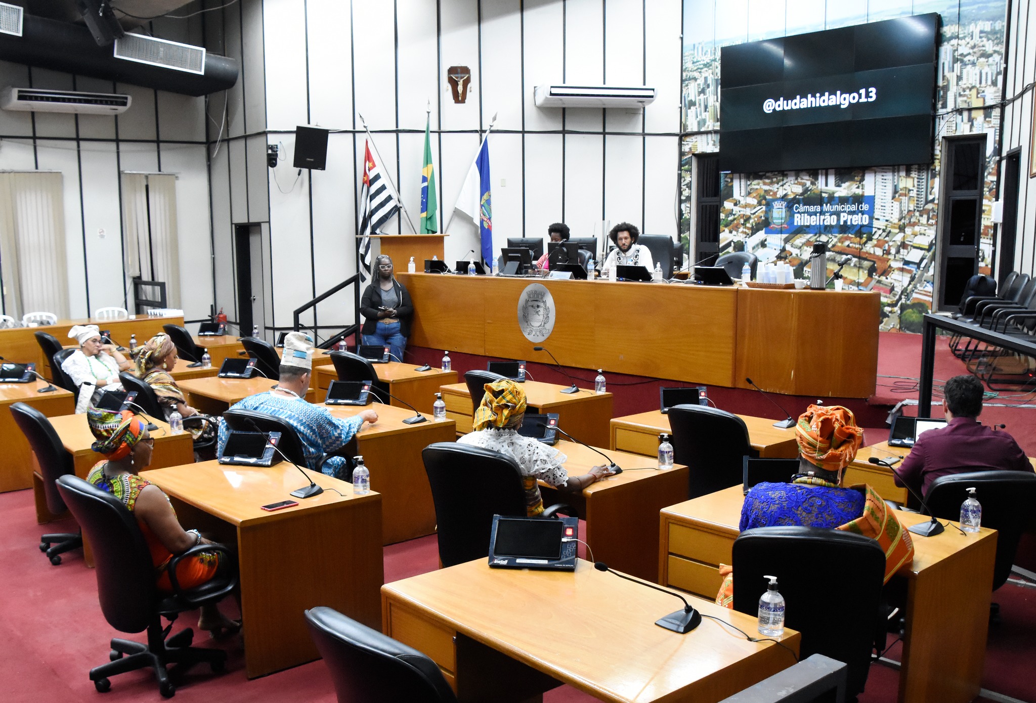 Religiões de matrizes africanas foram debatidas durante reunião pública