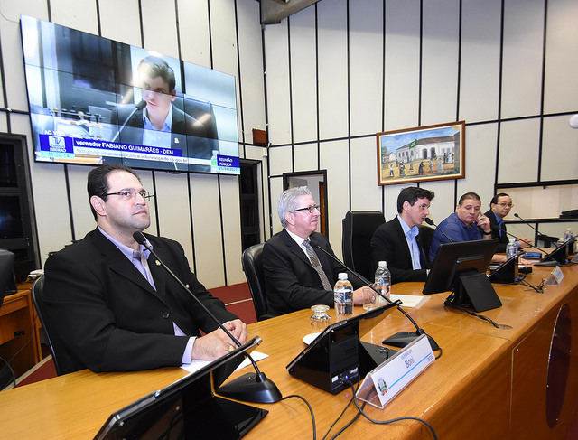 Controladoria do Município é tema de reunião da Comissão da Transparência