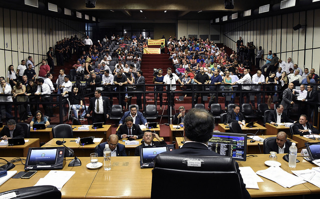 Com plenário cheio, vereadores rejeitam projeto alterando a competência da Guarda Municipal 