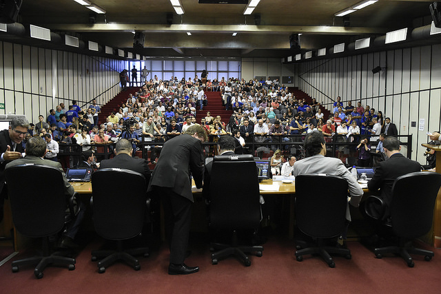 Adiado recurso ao parecer contrário da Comissão de Justiça ao projeto da O.S. 