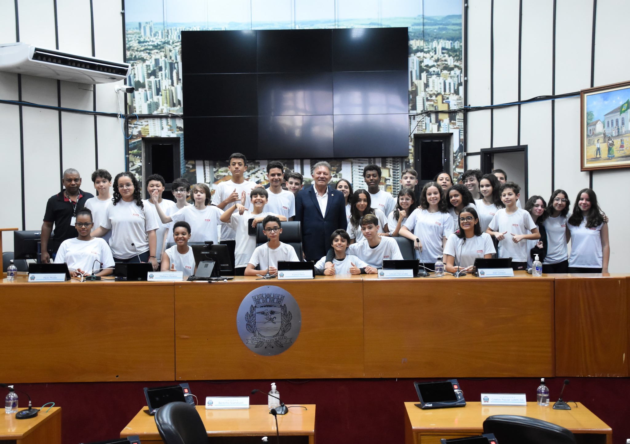 Estudantes do 7º ano do SESI - Castelo participaram do Câmara na Escola