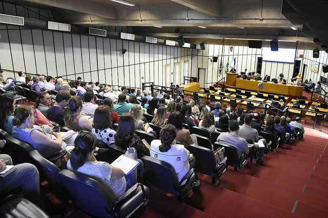 Escola do Parlamento capacita em redação legislativa no mês do servidor  