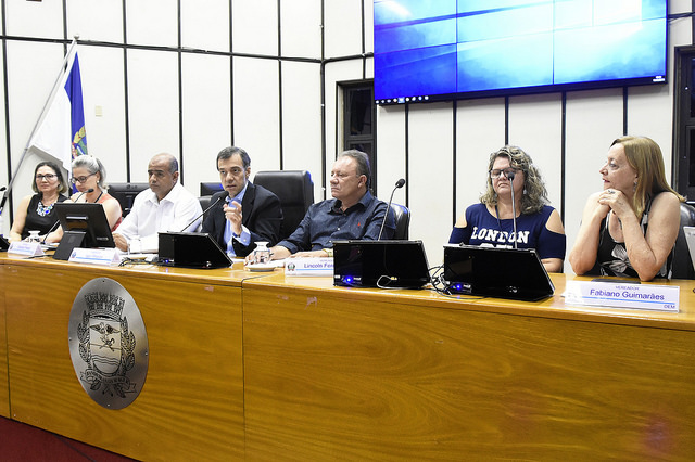 Audiência debate melhorias no transporte público especial