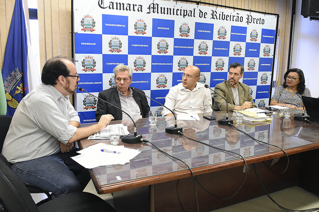 Comissão na Câmara recebe coordenador de saúde mental e usuários do SUS