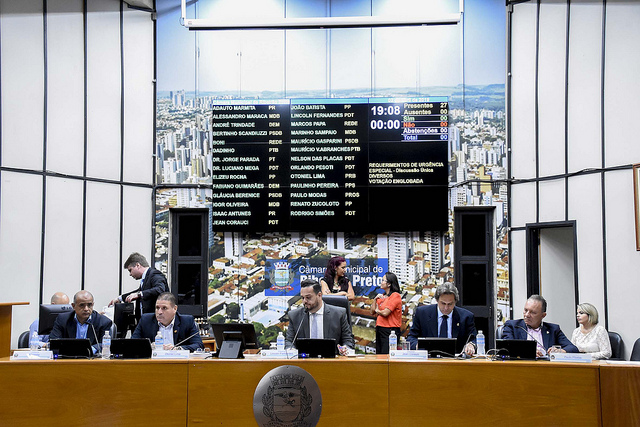 Aprovado projeto que desobriga uso de cadeirinhas em trenzinhos