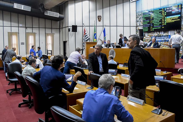 Vereadores realizam duas sessões e aprovam as oito matérias da pauta