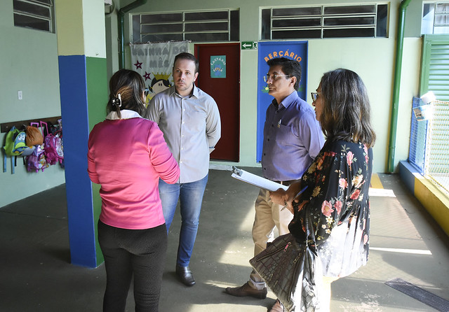 CPI da Educação faz diligência em creche no Jd. Roberto Benedetti