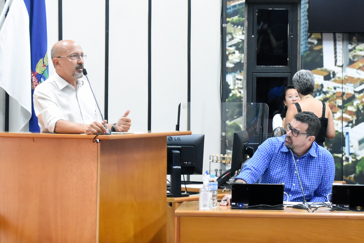 Secretário da Administração foi sabatinado durante sessão extraordinária sobre o Consórcio ProUrbano