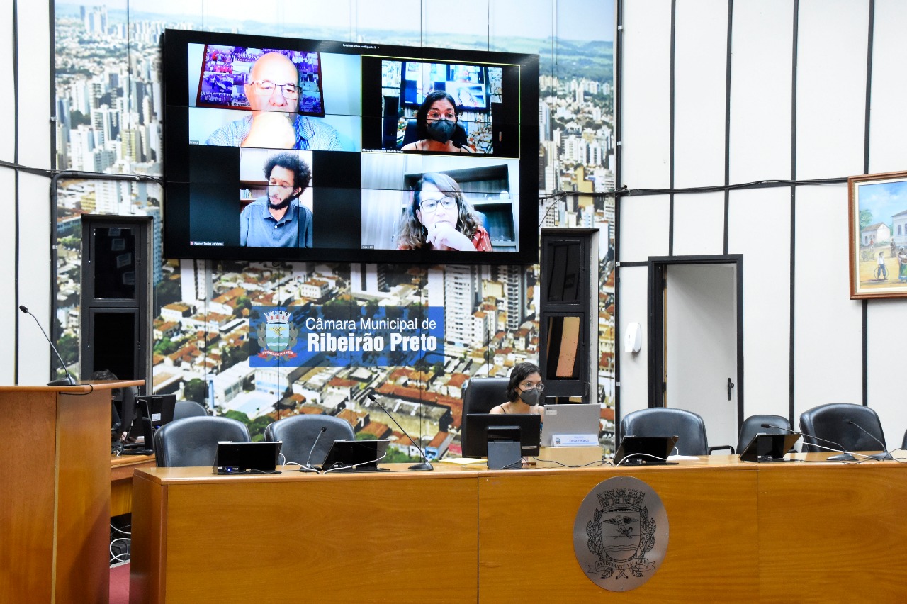 Comissão Volta às Aulas delibera sobre tópicos e convidados 