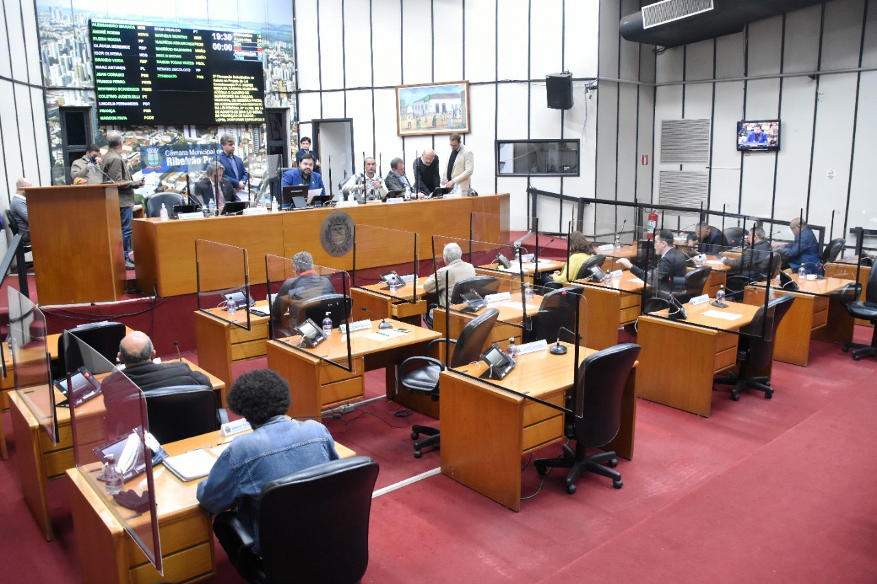 Câmara Municipal realizou sessão ordinária nesta quinta-feira (19)