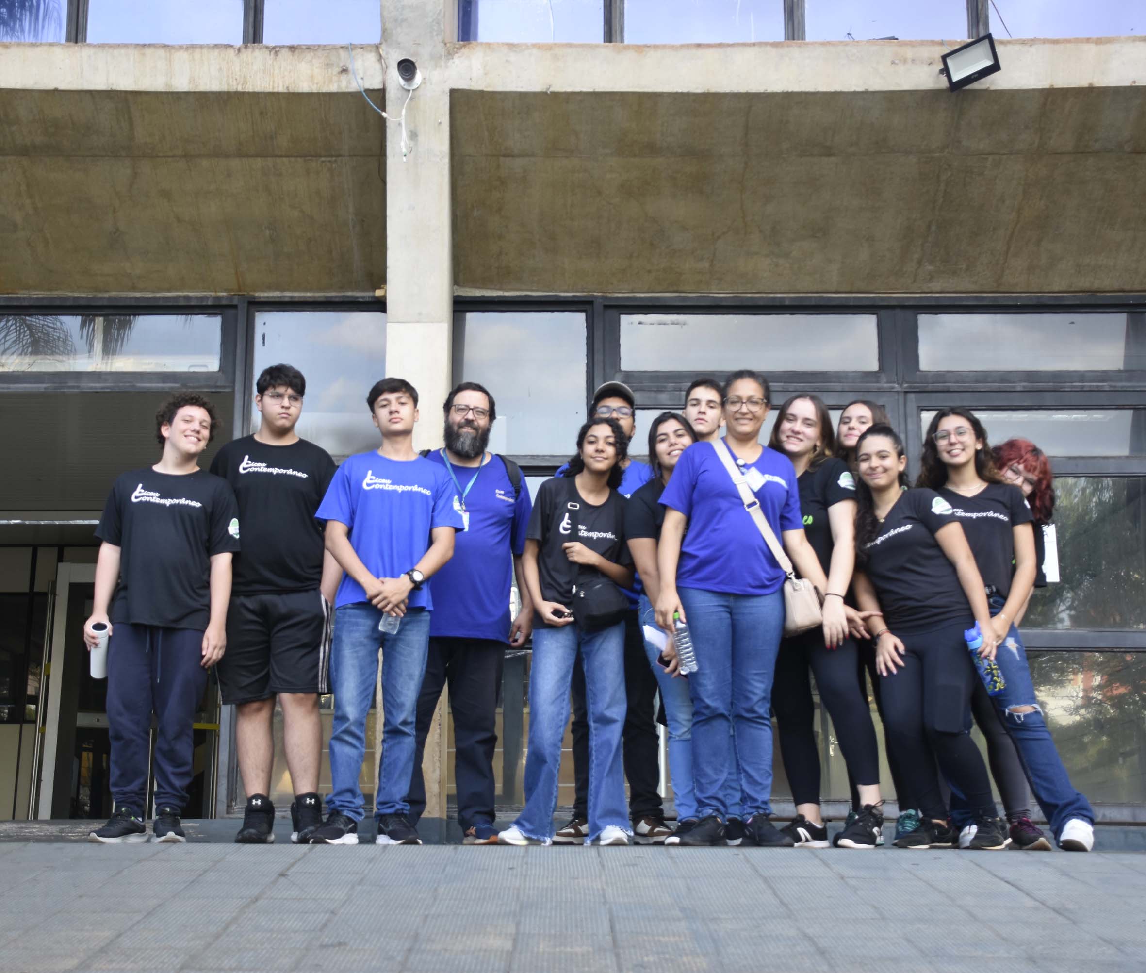 Alunos do Ensino Médio do Colégio Liceu Contemporâneo participaram do Câmara na Escola