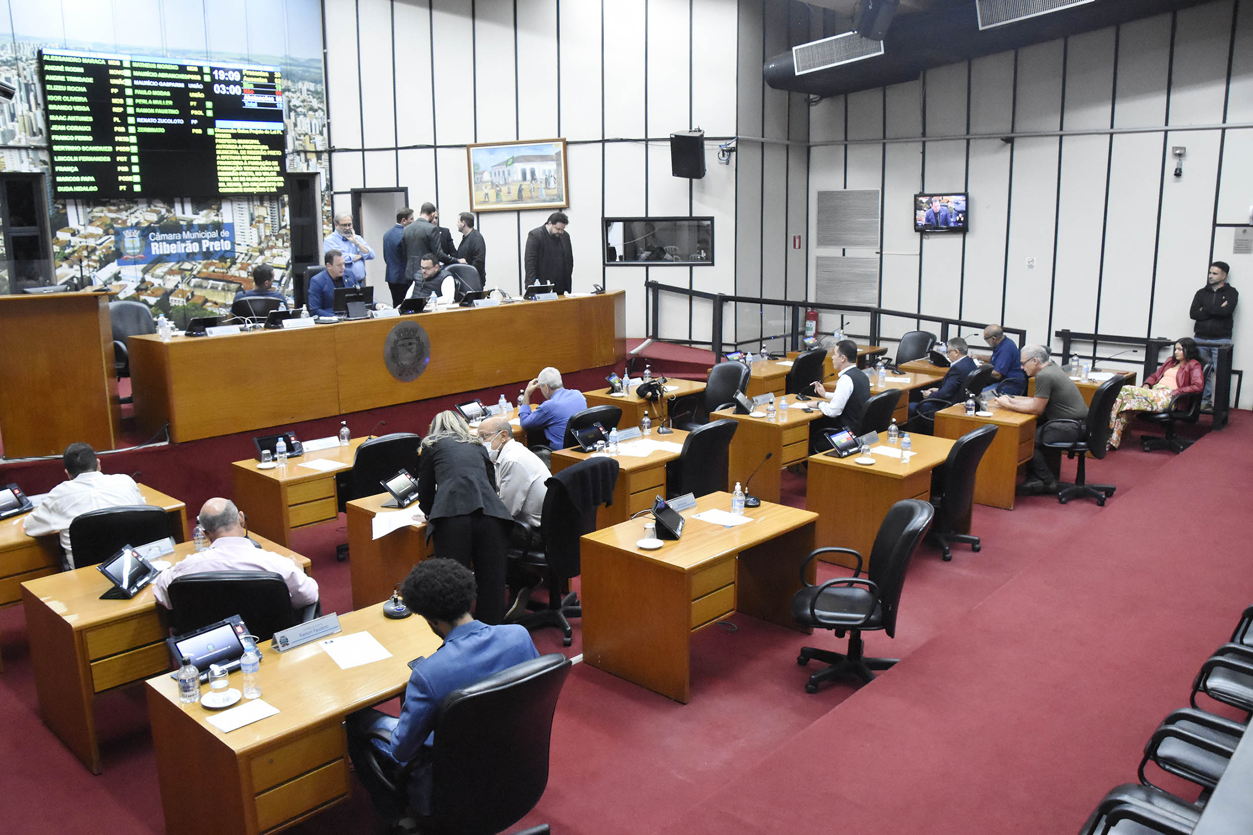 Vereadores votaram cinco projetos em sessão ordinária nesta terça-feira (13) 