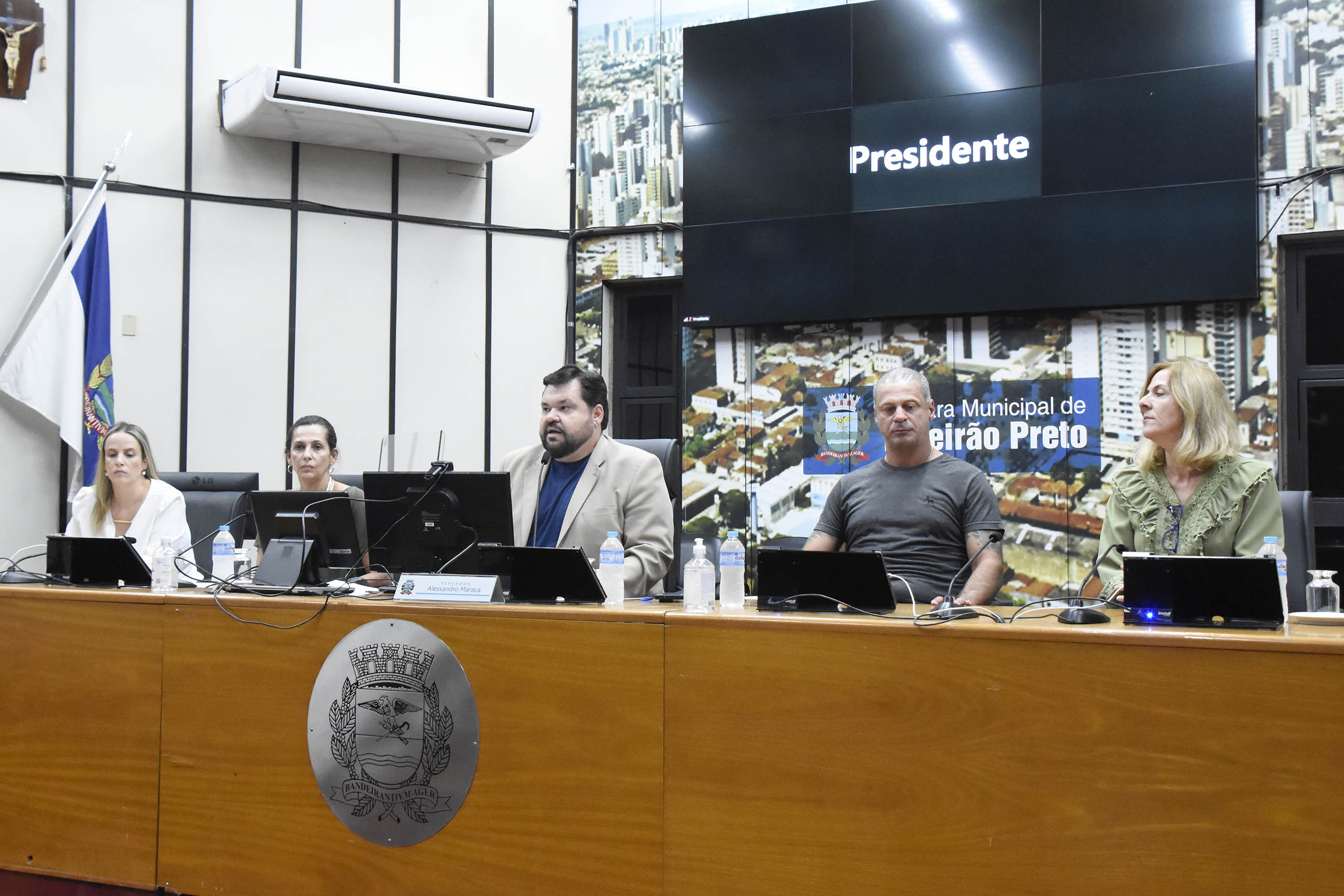 Câmara debate entrada de pets em parques municipais