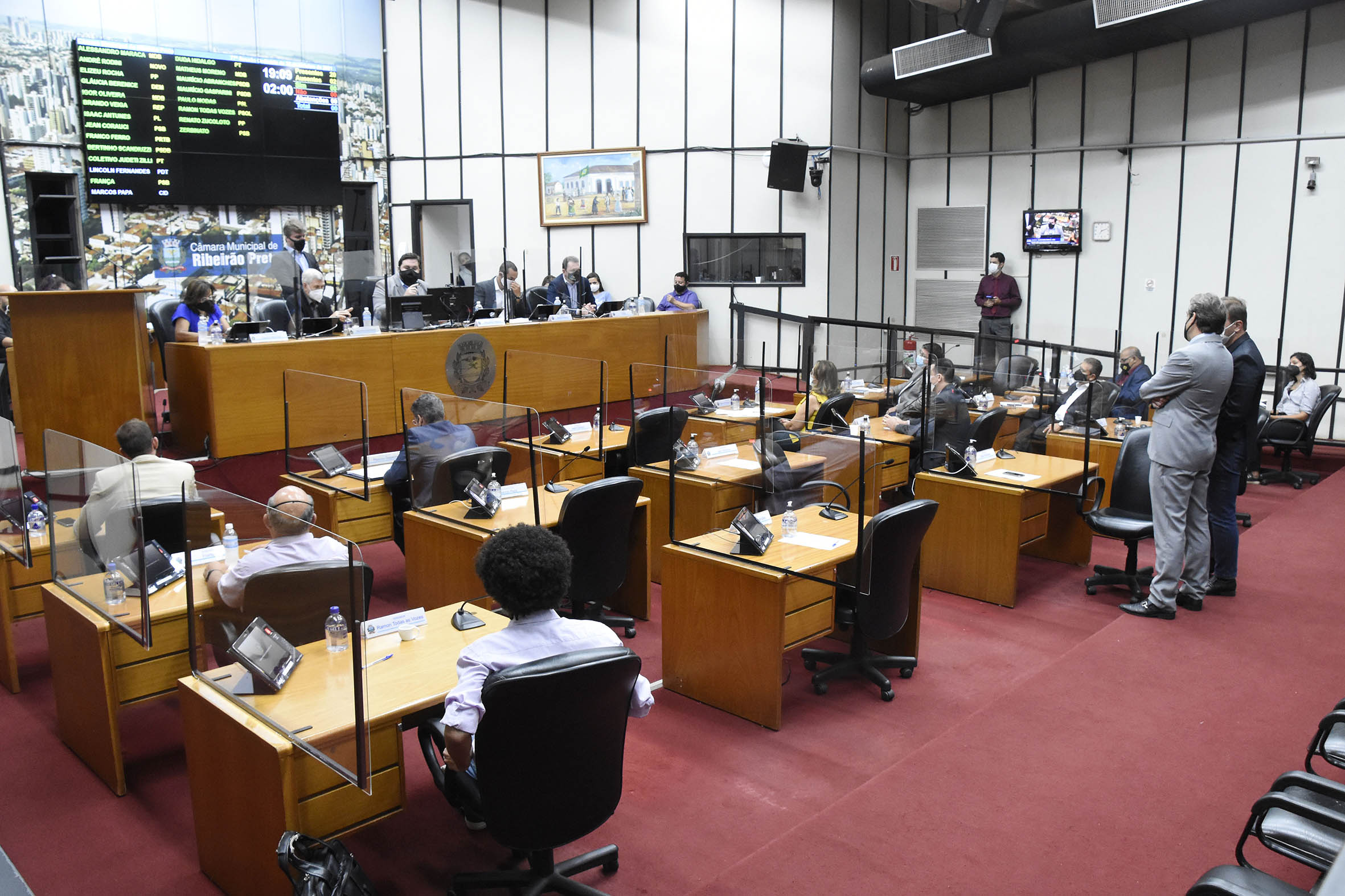 Vereadores votam três projetos na noite desta terça-feira (26)