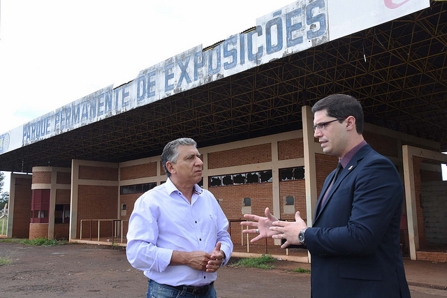 Parque Permanente de Exposições: cenário de abandono e descaso com o dinheiro público 