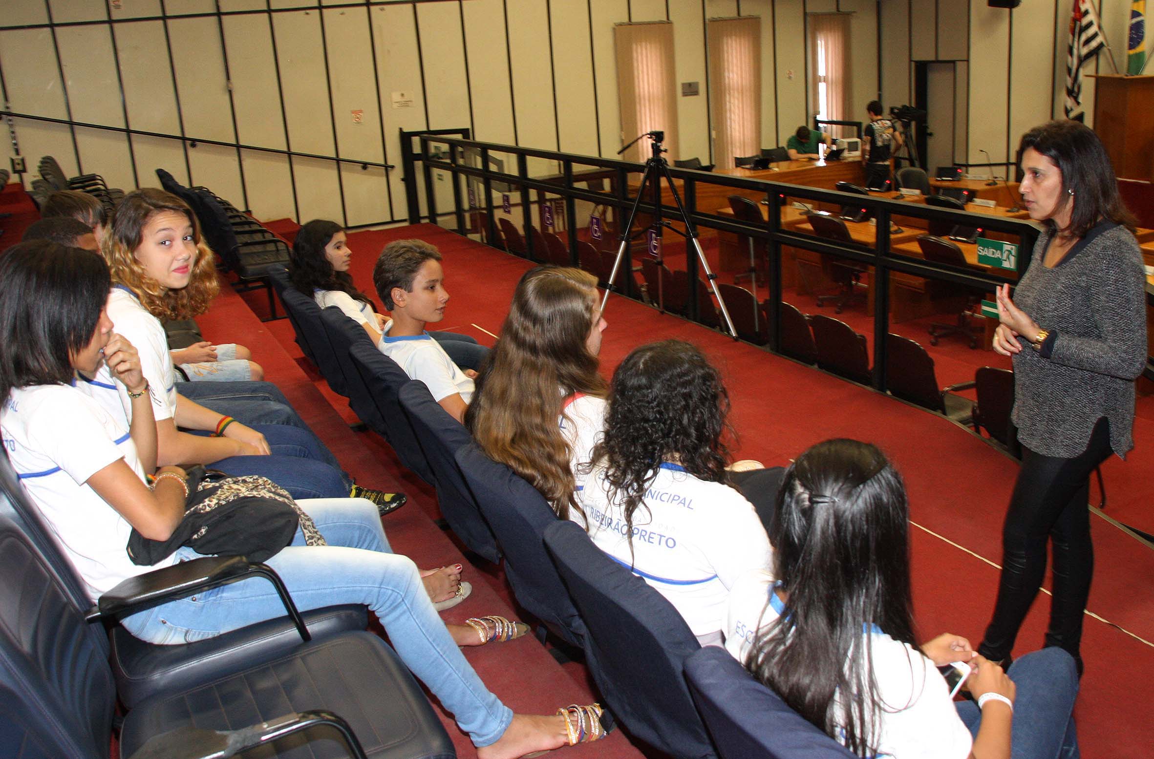 Alunos da EMEF Antonio Palocci participam do Câmara na Escola