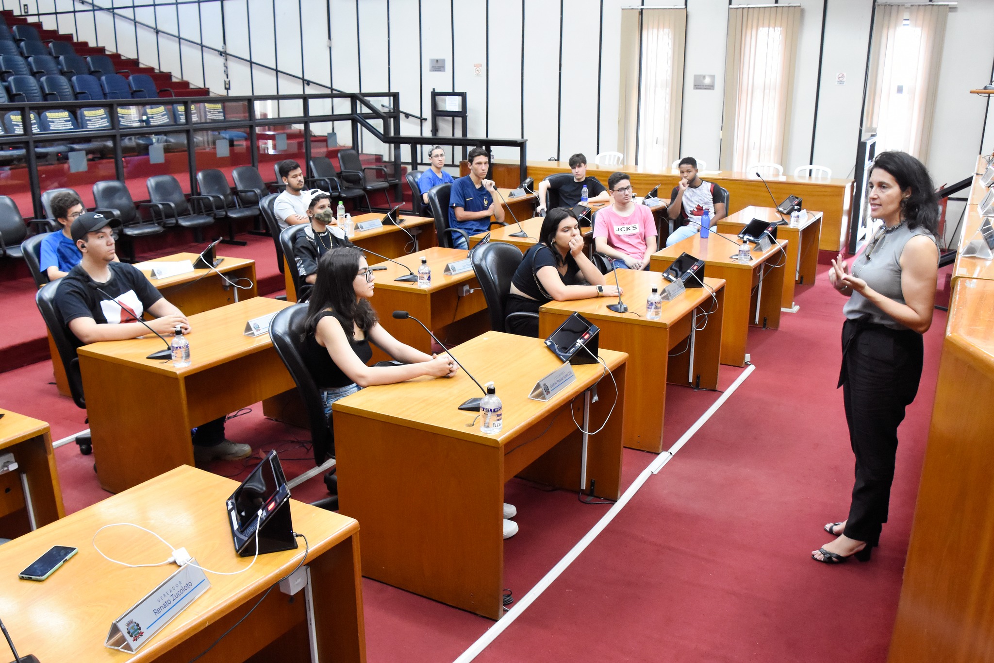 Câmara na Escola recebe alunos do Programa de Aprendizagem do Senac