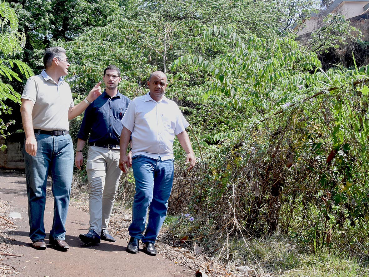 Membros da CEE dos Parques visitam Roberto Genaro