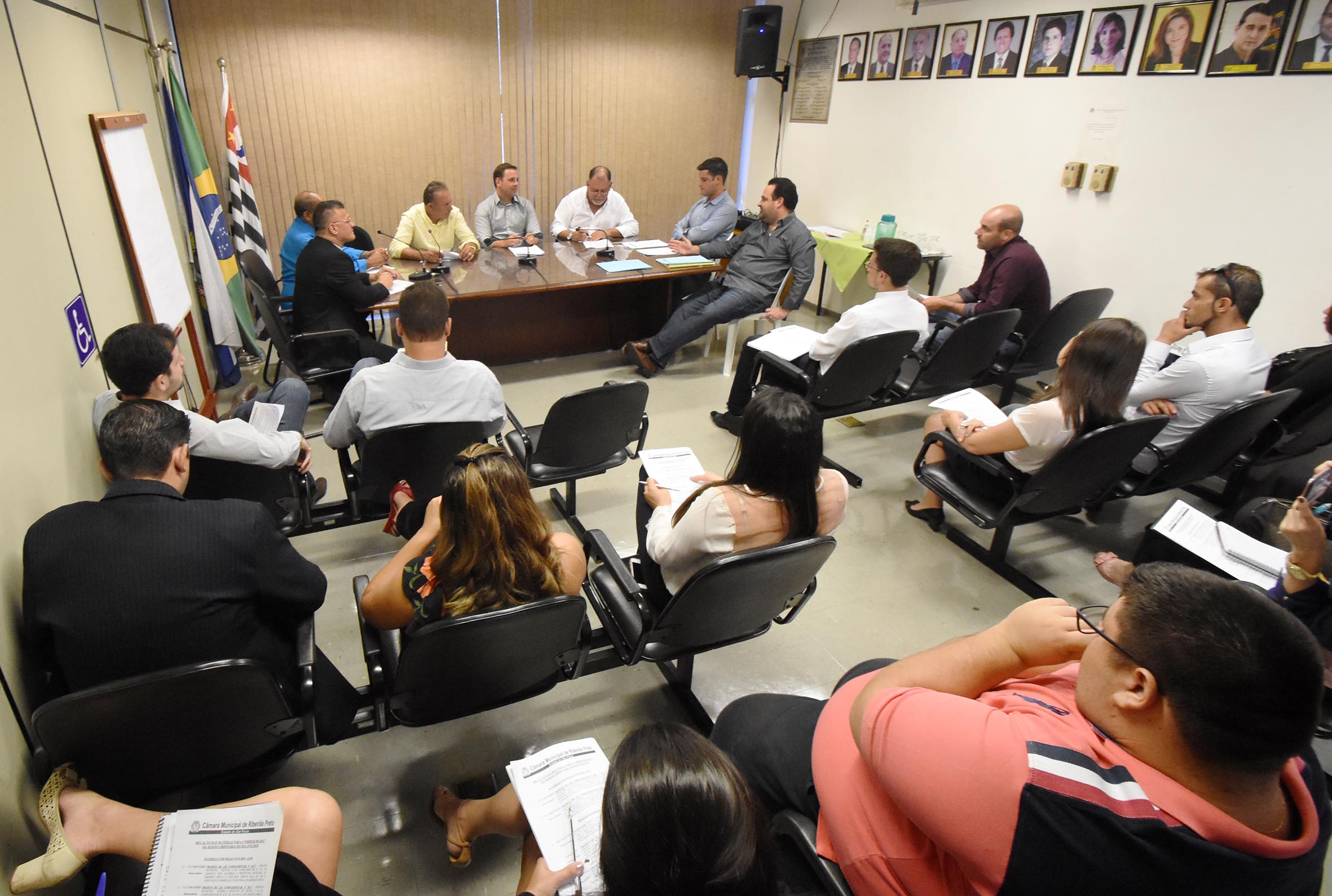 Vereadores agendam reuniões de Comissões de Estudo e Audiência Pública