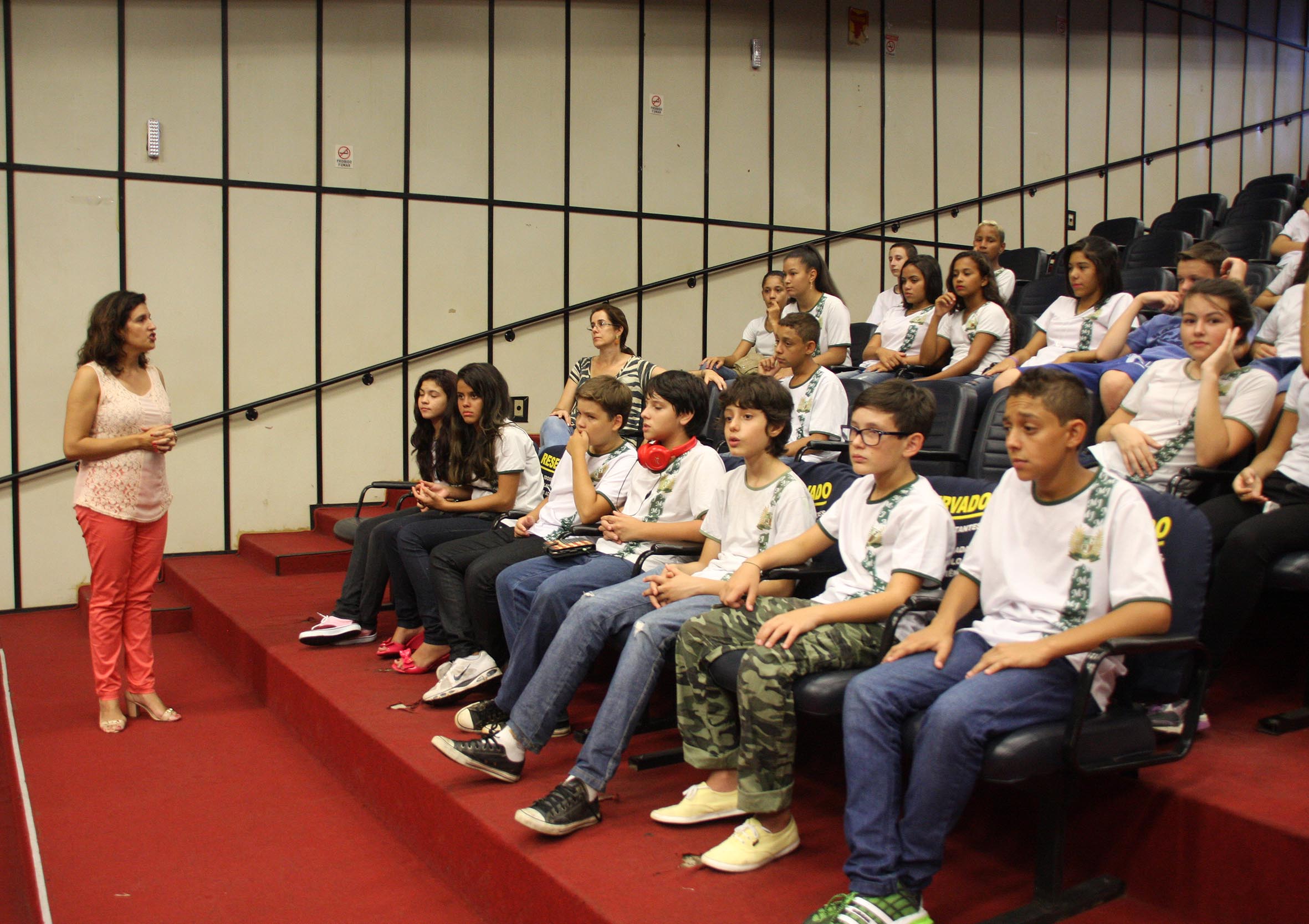 Programa Câmara na Escola recebe a Escola Estadual Miguel Jorge