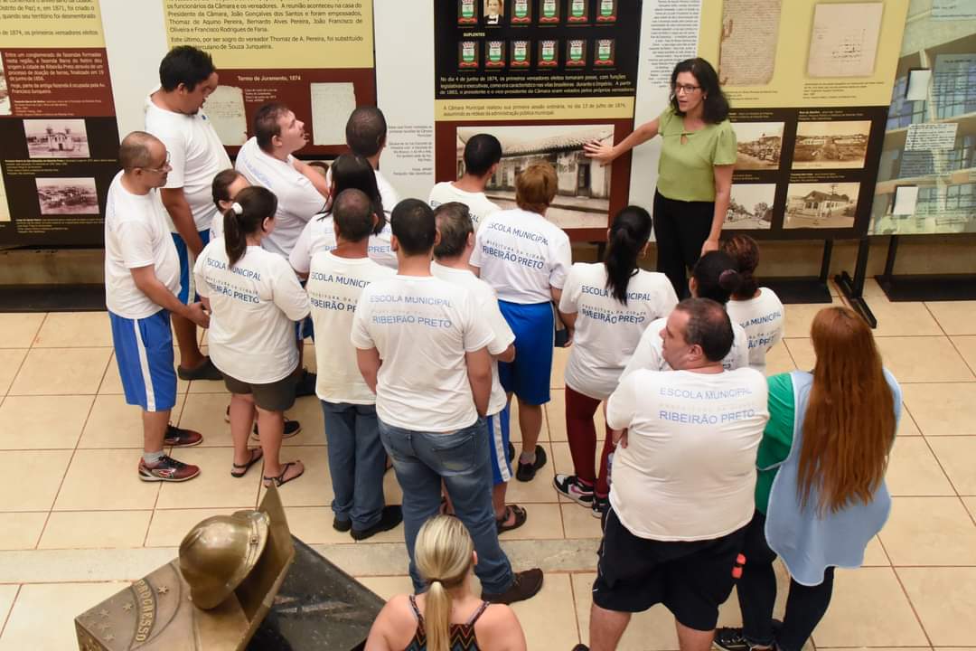 Tarde de aprendizagem com alunos do Egydio Pedreschi na Câmara 