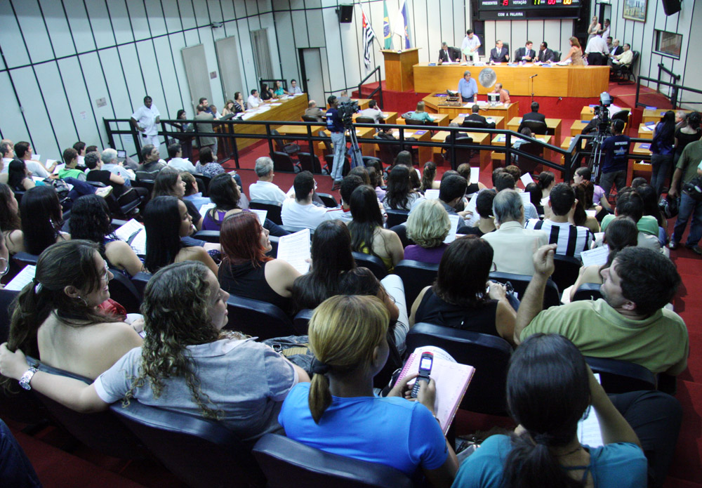 Legislativo recebe alunos da Faculdade Barão de Mauá através do projeto Câmara na Escola