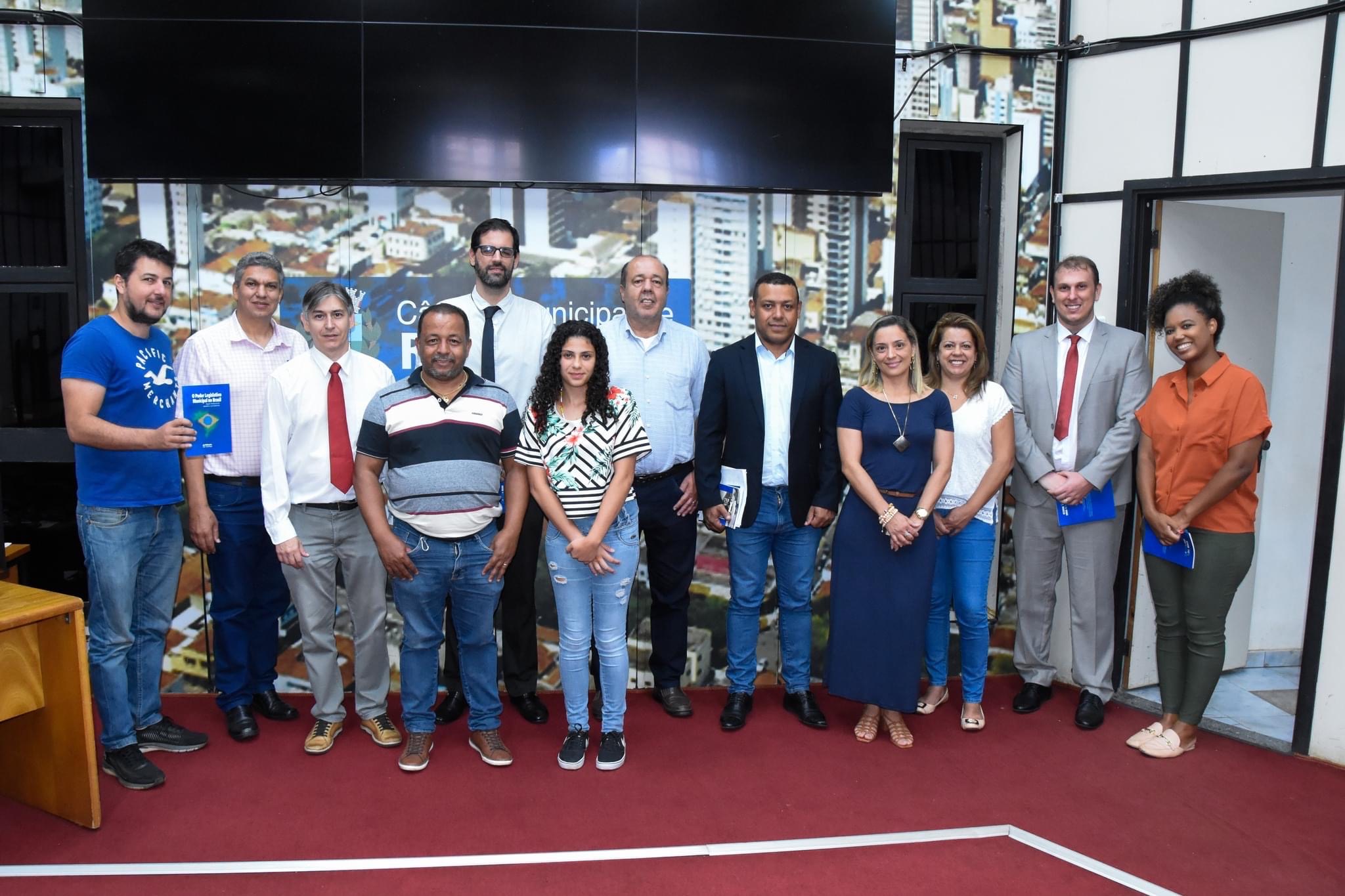 Escola do Parlamento realizou Capacitação sobre Lei Orgânica e Autonomia Municipal