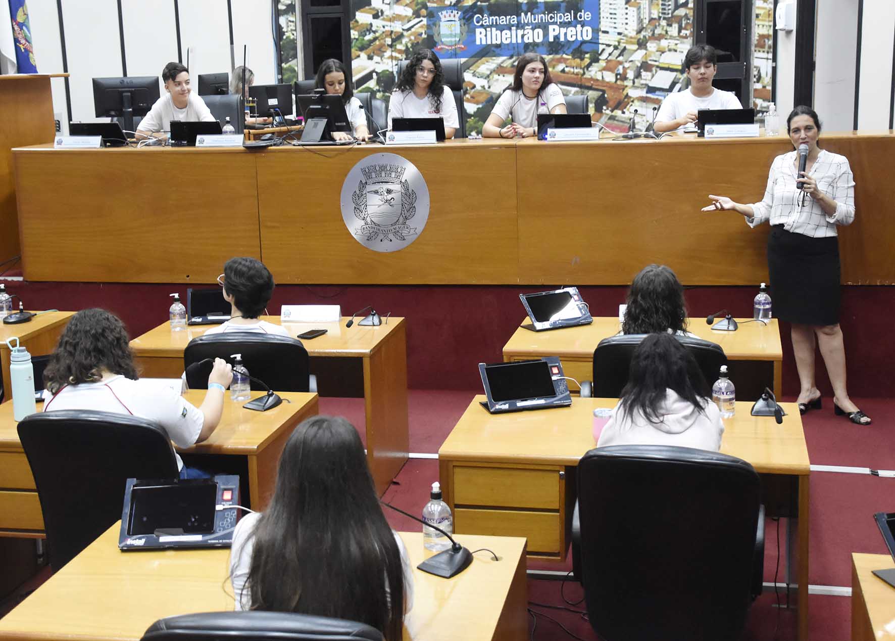 Ensino Médio do Sesi Castelo Branco participou do Câmara na Escola