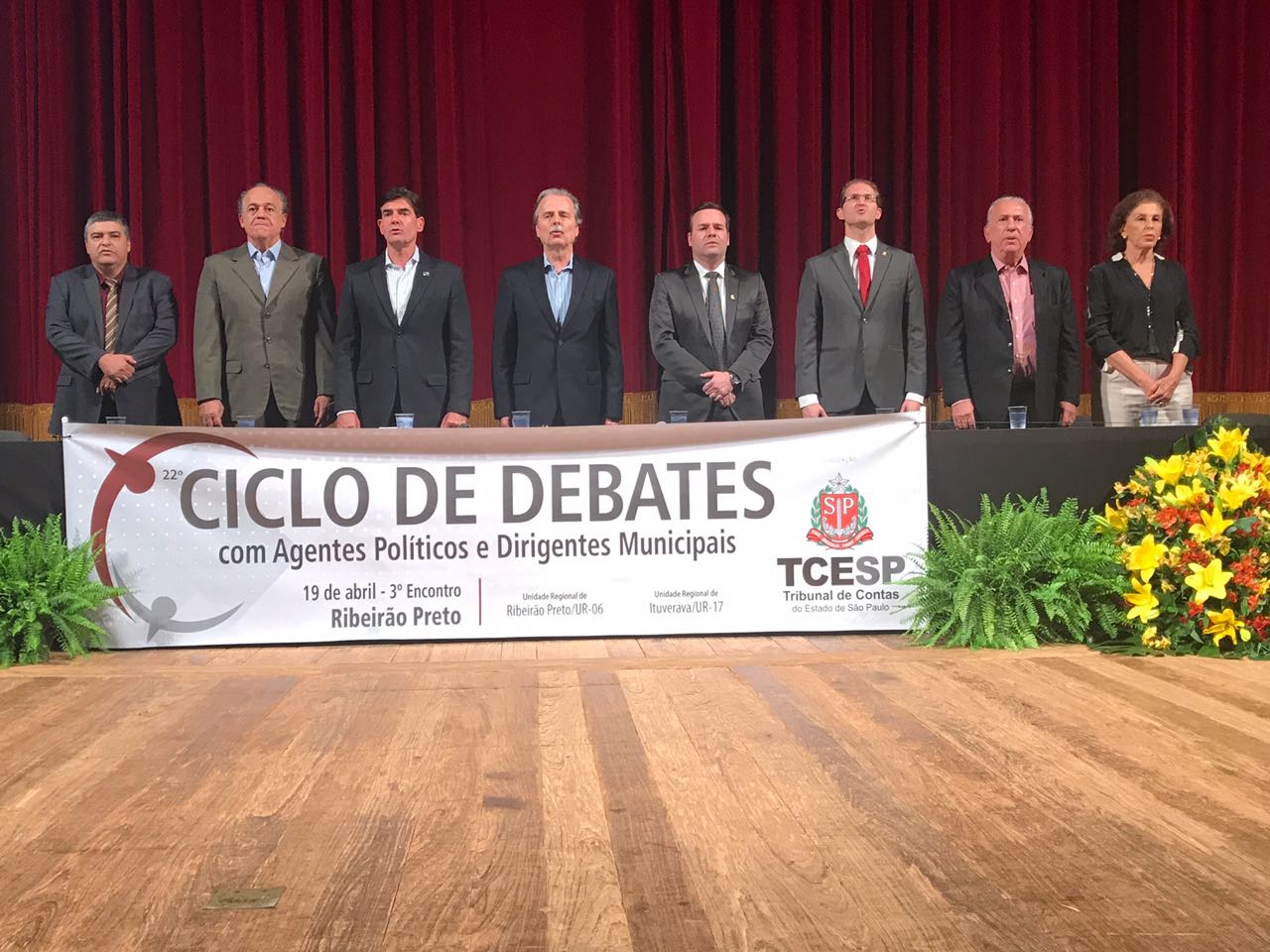 Presidente da Câmara participa de evento promovido pelo TCE no Theatro Pedro II