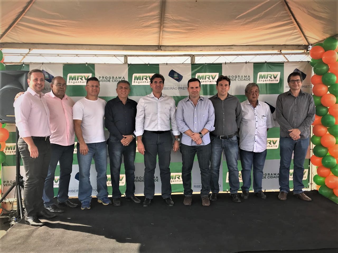 Vereadores inauguram praça no Jardim Juliana