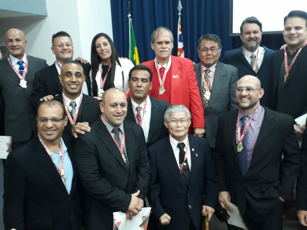 Vereador Dadinho representa a Câmara em homenagem aos atletas na Alesp