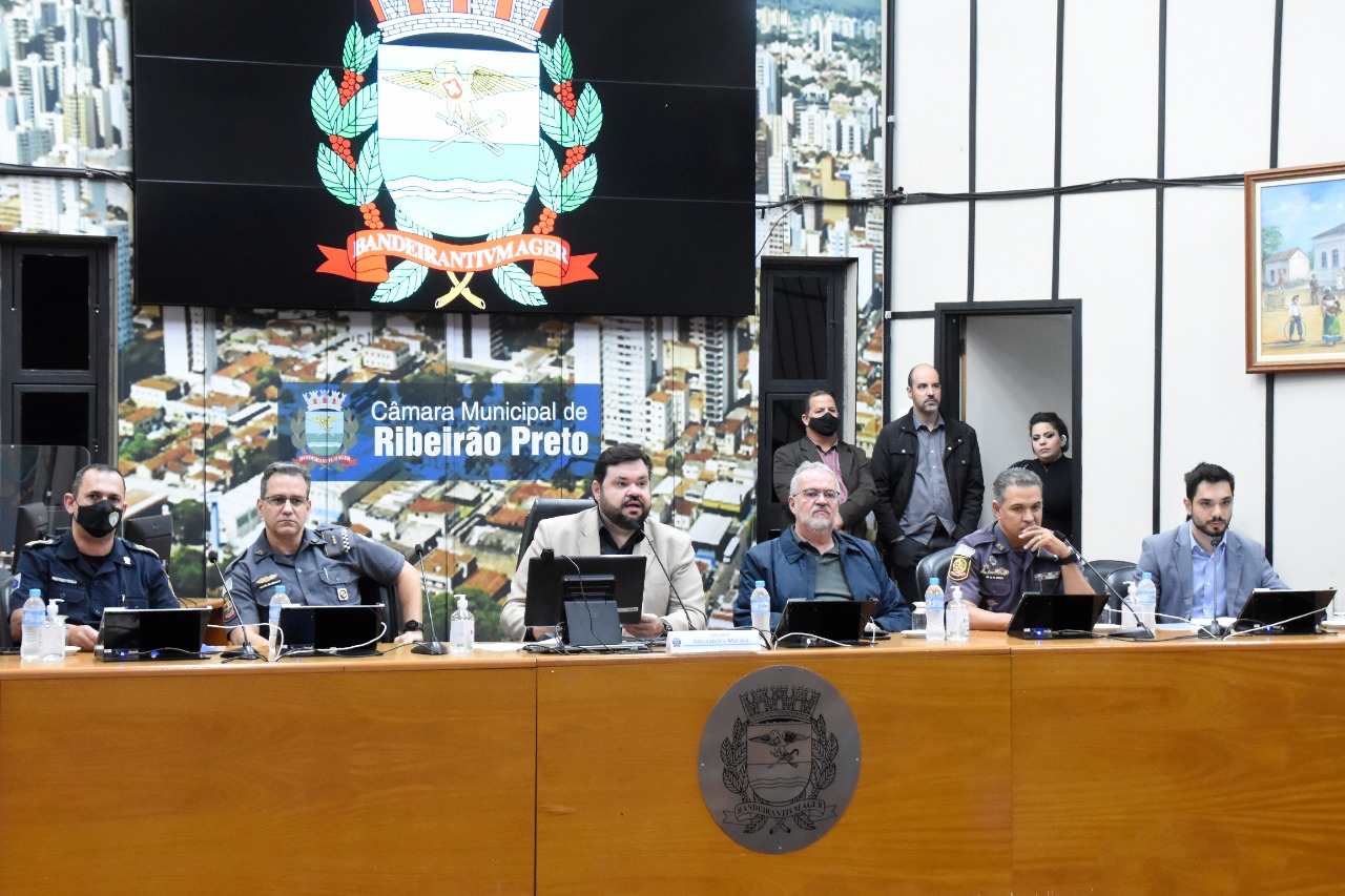 Combate a furtos de fios foi discutido durante reunião pública