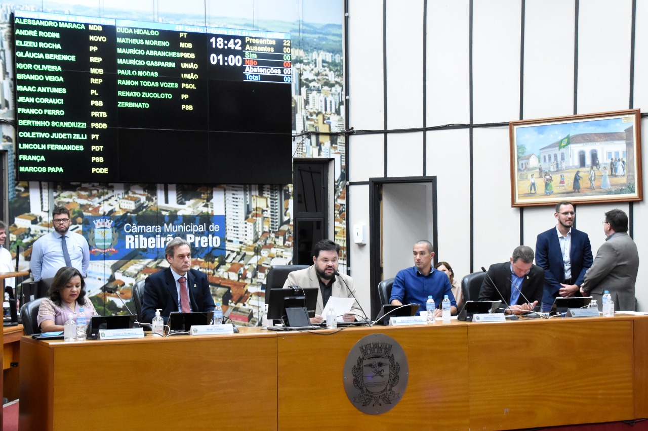 Câmara aprova projeto que regulamenta os food Trucks no município