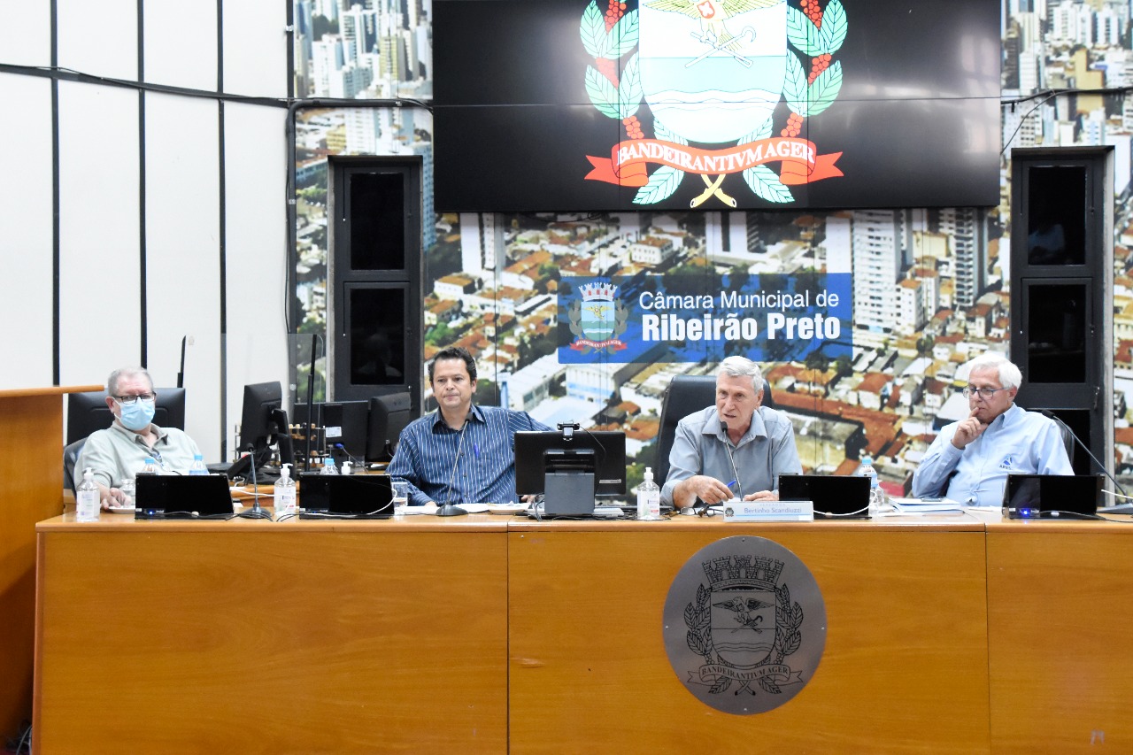 Reajuste de tarifa de água foi discutido em reunião pública na Câmara 