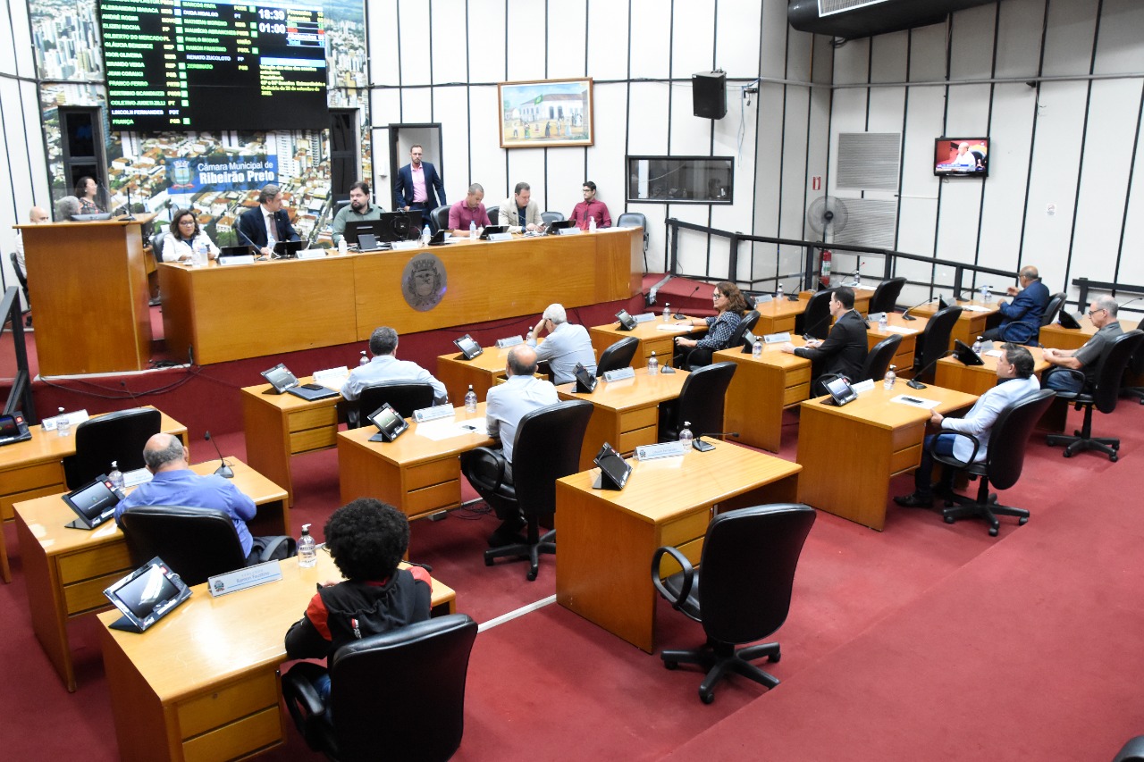 Câmara Municipal realizou sessão ordinária nesta quinta-feira (22)